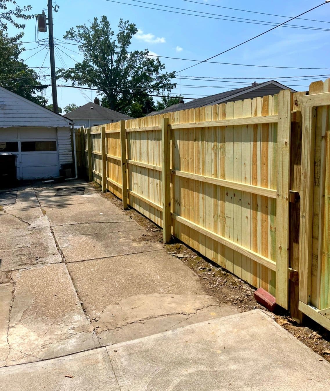 Gallery photos for Stunning Landscape and Fence Transformation: Image #4
