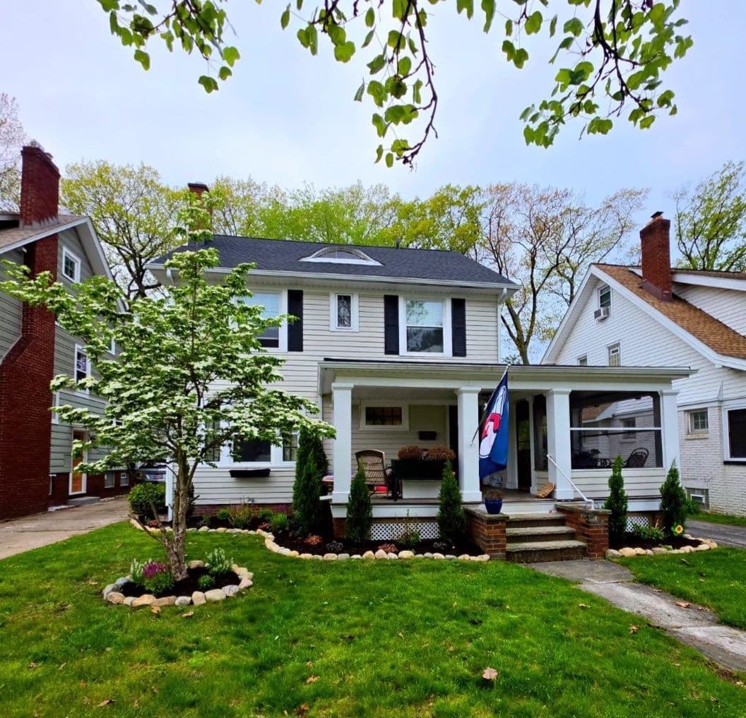 Gallery photos for Front Yard Landscape Installation Gives Lakewood Home Serious Curb Appeal: Image #3